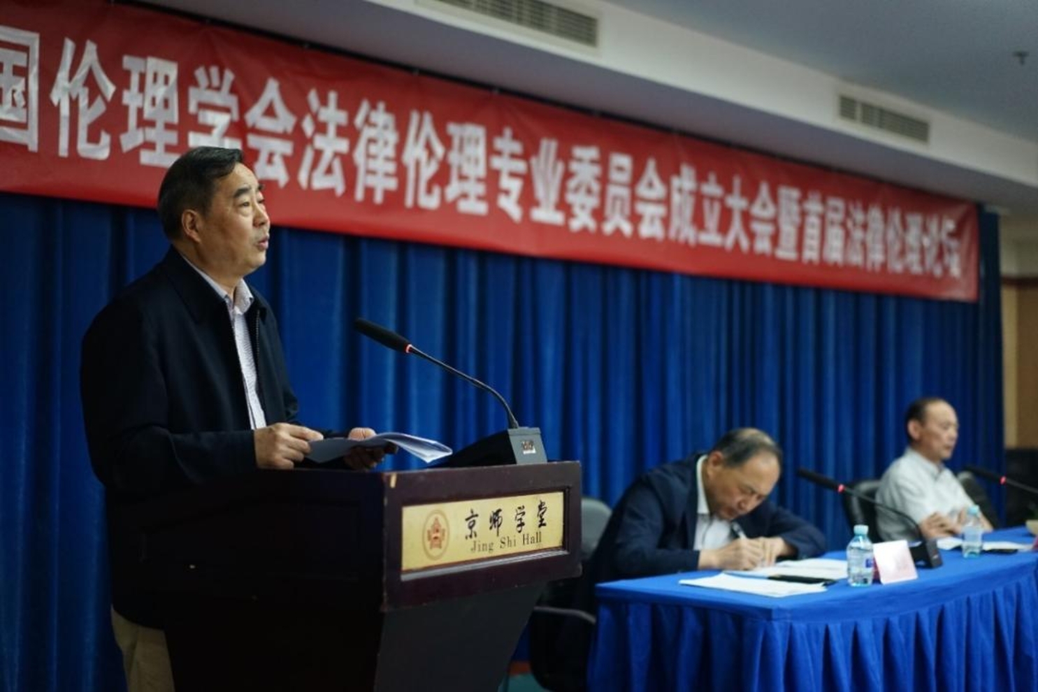 C:\Users\ADMINI~1\AppData\Local\Temp\WeChat Files\61ef6fc008d11341f4317ecaeb49c49.jpg